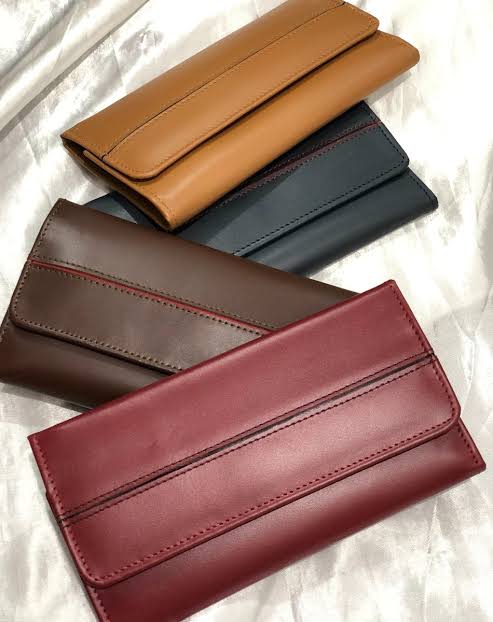 Women wallet in black, rust, brown, maroon